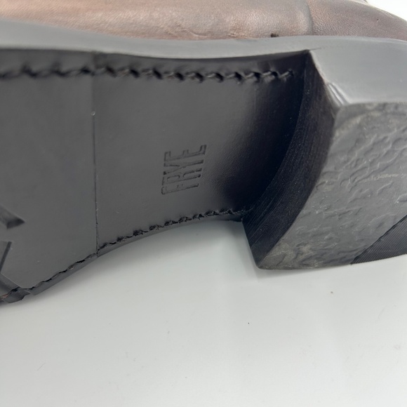 Frye Veronica Inside Zip Distressed Leather Booties Size 8.5. - Picture 10 of 16